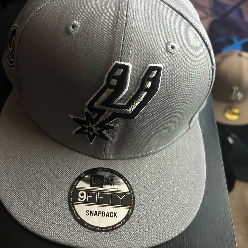 Gray Snapback Cap with Spurs Logo